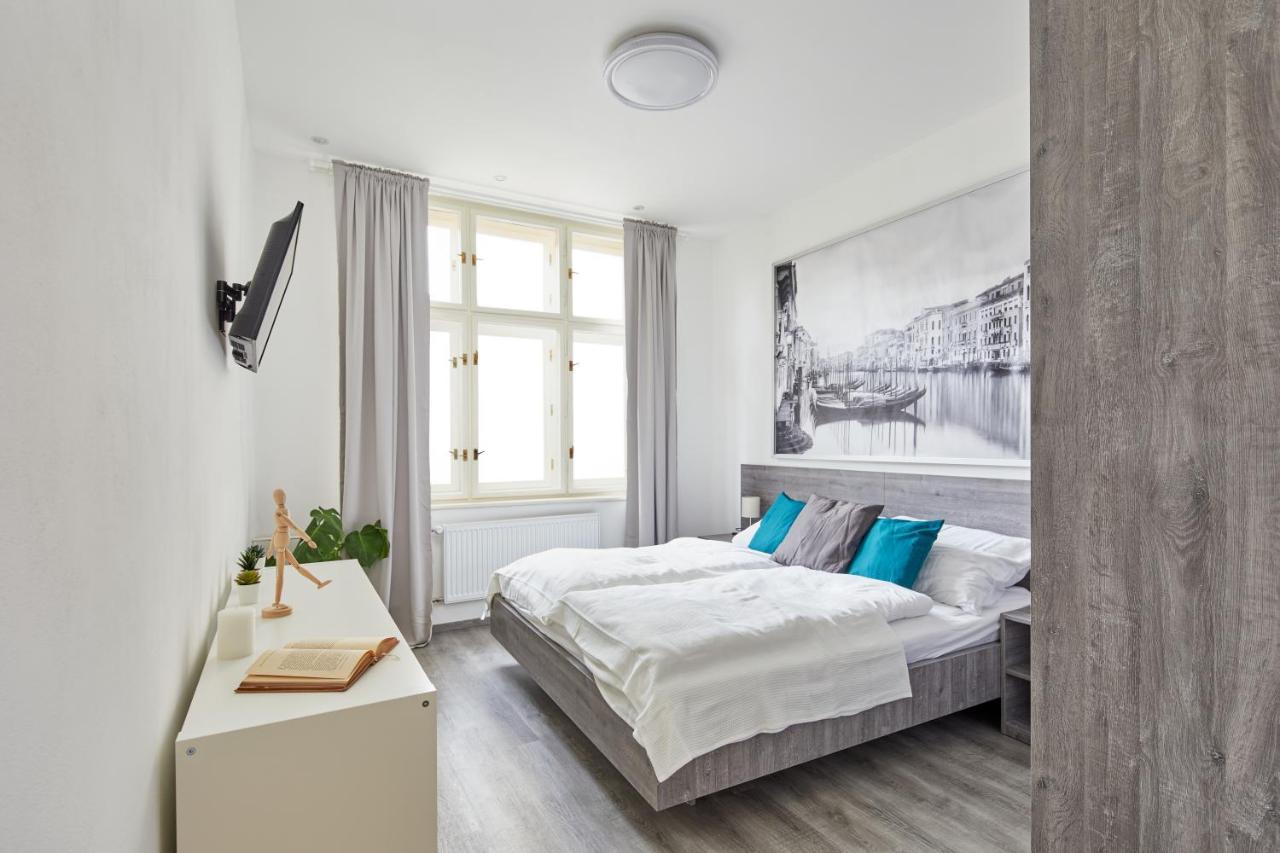 Minimalist Apartment On Wenceslas Square By Prague Days Kültér fotó